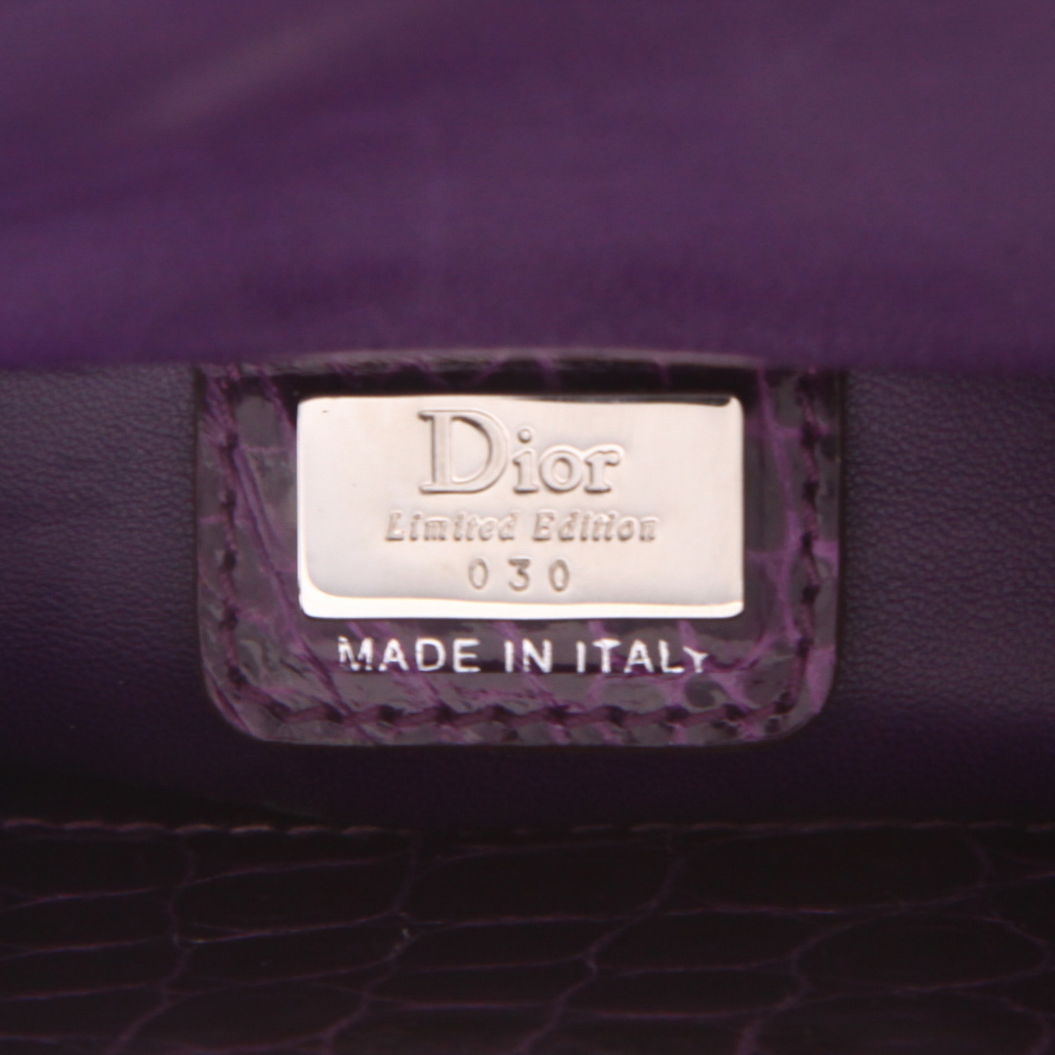 Sac bandoulière Dior  Mini Lady Dior en crocodile violet - Detail D2