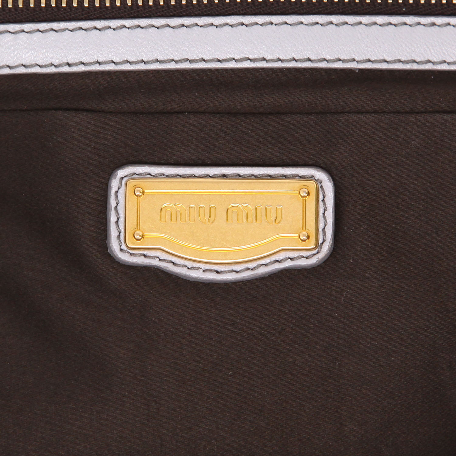 Bolso de mano Miu Miu   en cuero acolchado azul - Detail D2