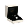 Collar Chanel Camelia de oro blanco, diamantes y ágata - Detail D2 thumbnail