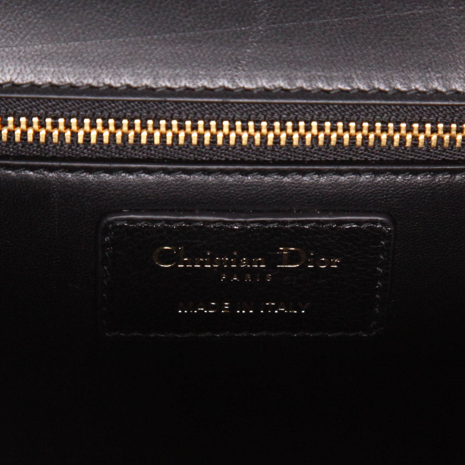 Dior  30 Montaigne handbag  in black leather - Detail D2