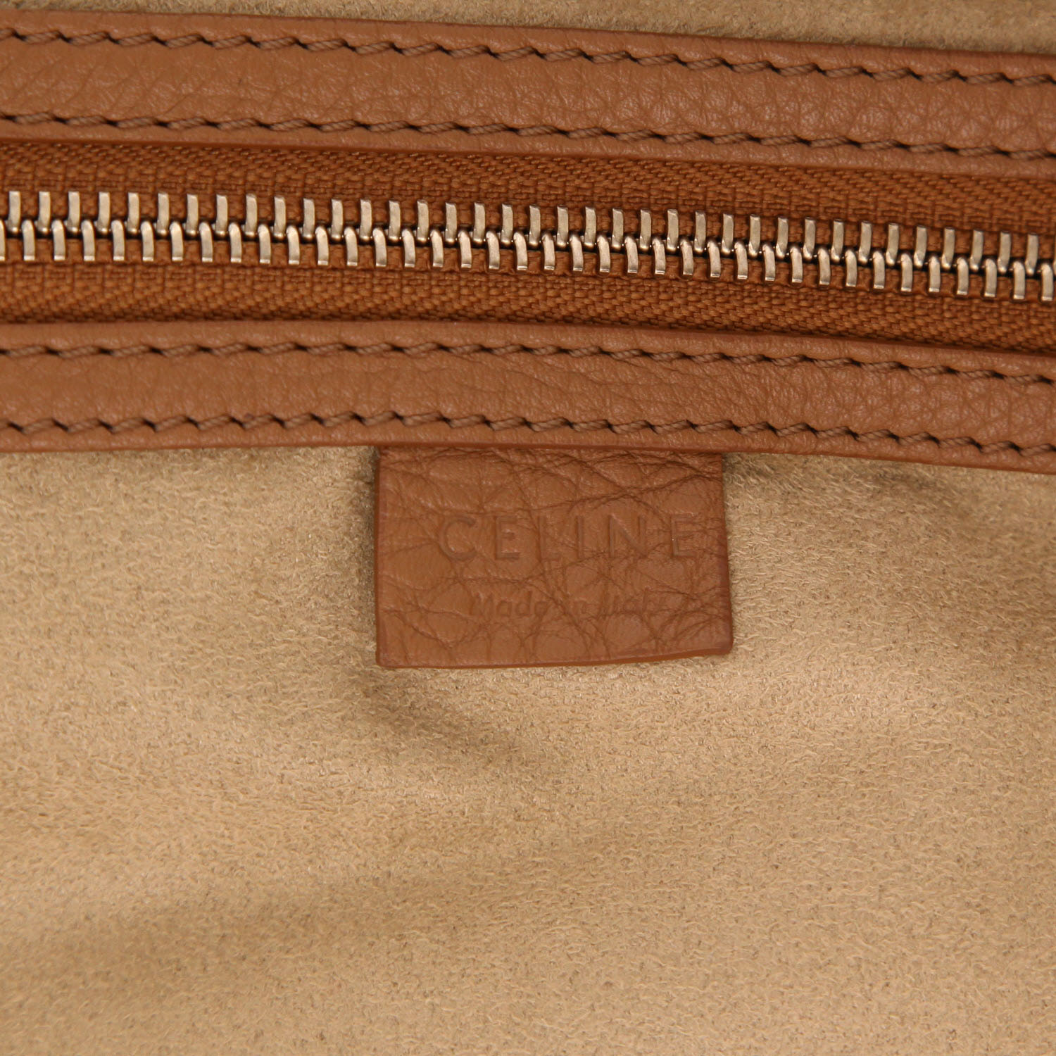 Celine  Luggage medium model  handbag  in brown grained leather - Detail D2