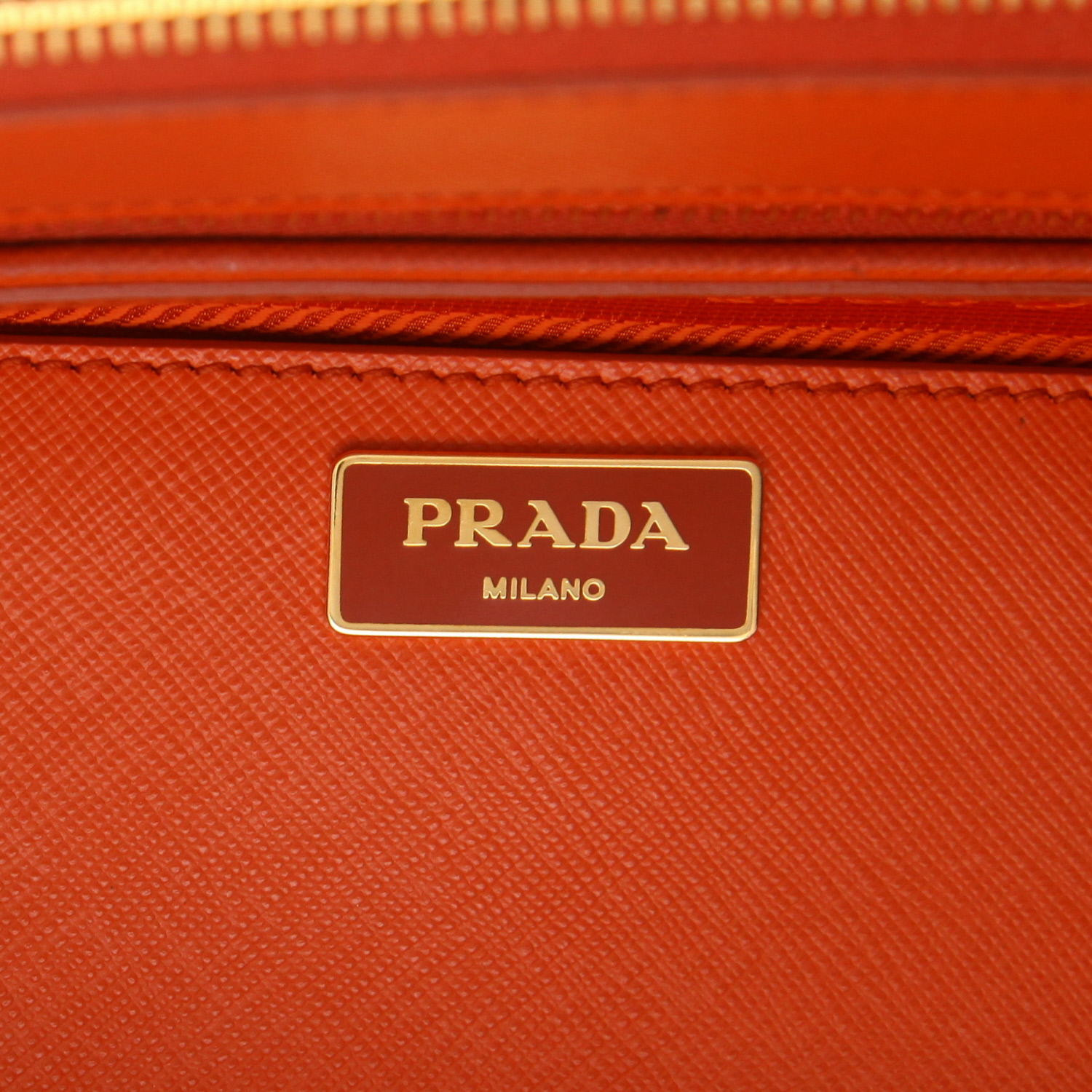 Sac à main Prada  Galleria moyen modèle  en cuir saffiano orange - Detail D2