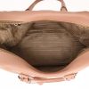 Prada   handbag  in powder pink grained leather - Detail D3 thumbnail