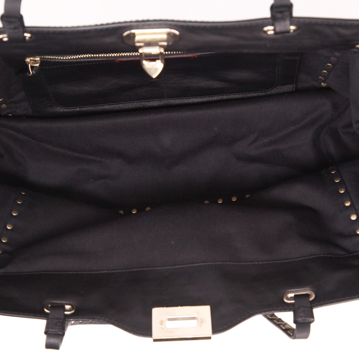 Bolso de mano Valentino Garavani  Rockstud en cuero negro - Detail D3