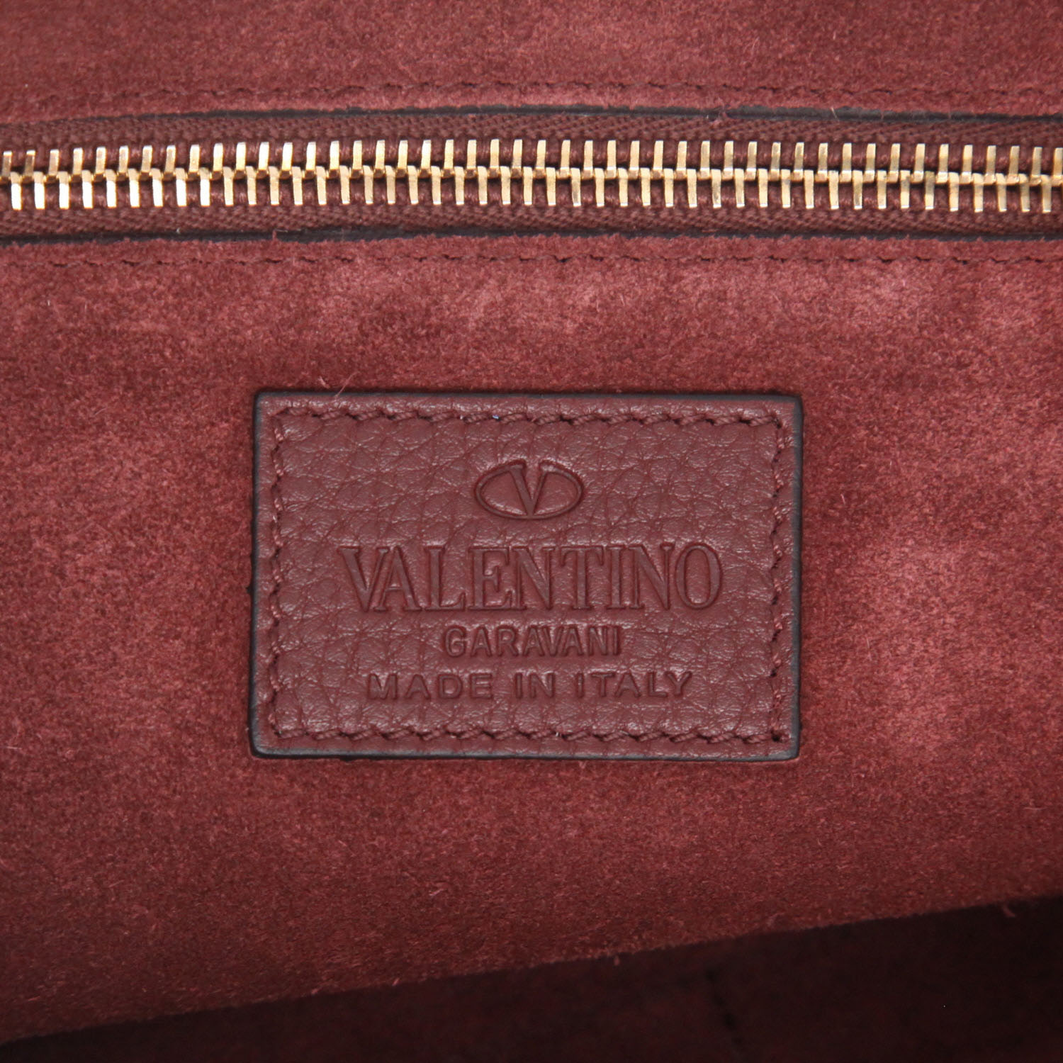 Borsa Valentino Garavani  C-Rockee in pelle martellata bordeaux - Detail D2