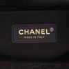 Sac bandoulière Chanel  Coco Handle en fourrure synthétique noire et cuir noir - Detail D2 thumbnail