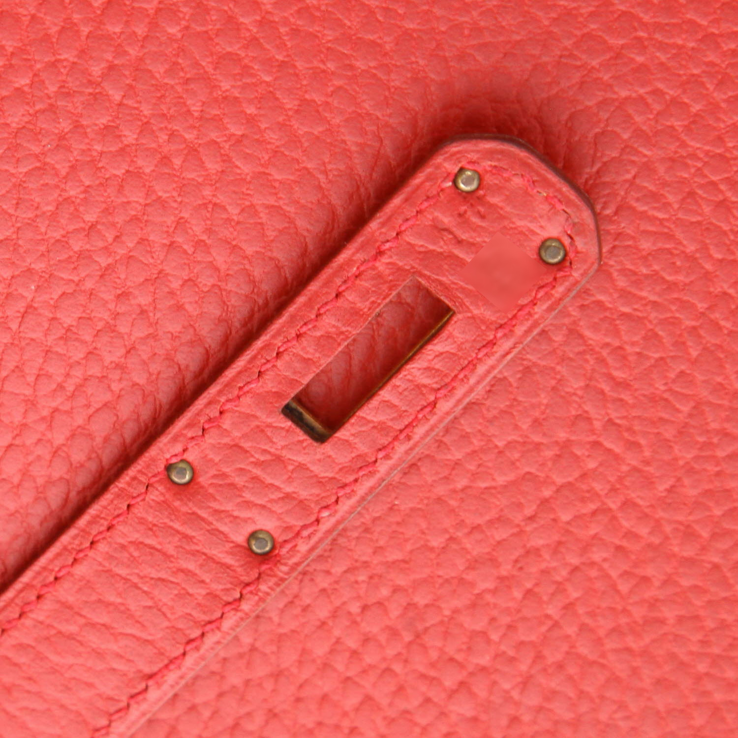 Hermès  Kelly 32 cm handbag  in red Vif Ardenne leather - Detail D4