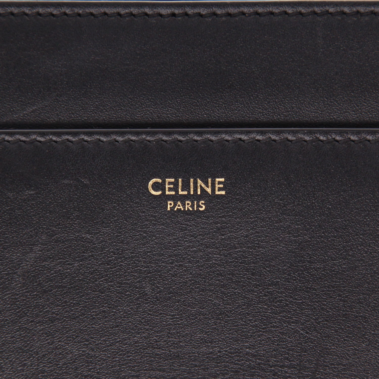 Celine  16 medium model  shoulder bag  in black leather - Detail D2