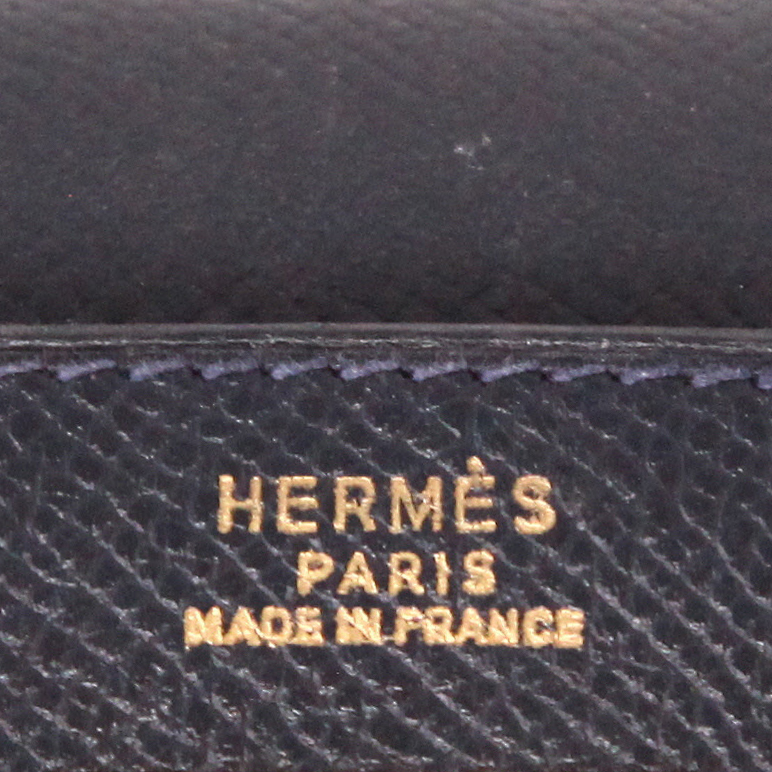 Sac à main Hermès  Kelly 32 cm en cuir Courchevel bleu-marine - Detail D2