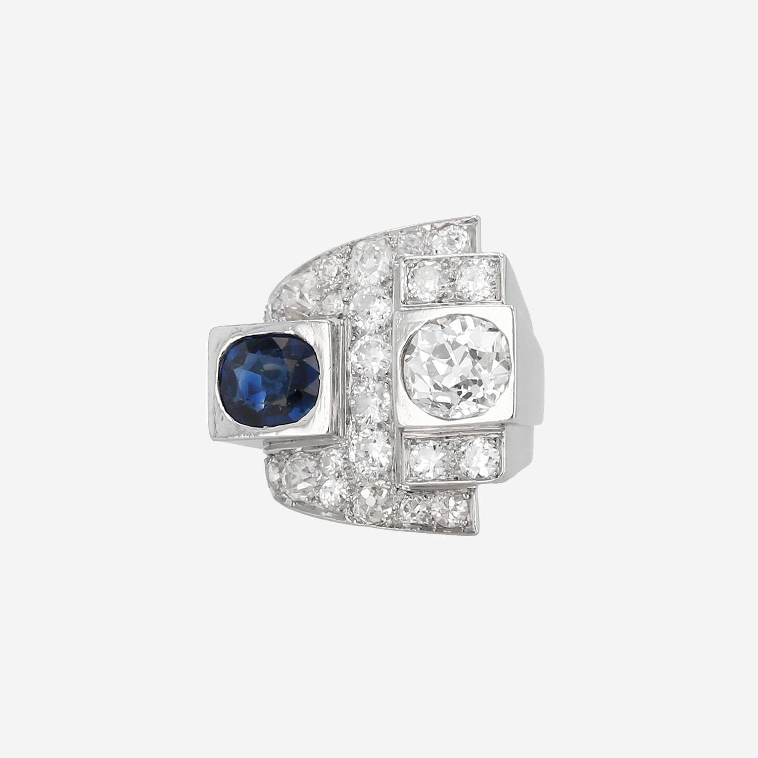 Bague Art Déco Vintage  en platine, diamants et saphir