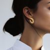 Paire de boucles d'oreilles Boucheron  en or jaune - Detail D1 thumbnail