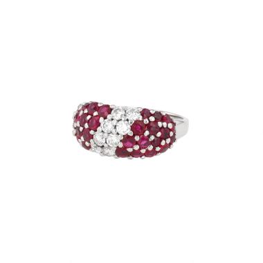 Vintage  ring in white gold, diamonds and ruby