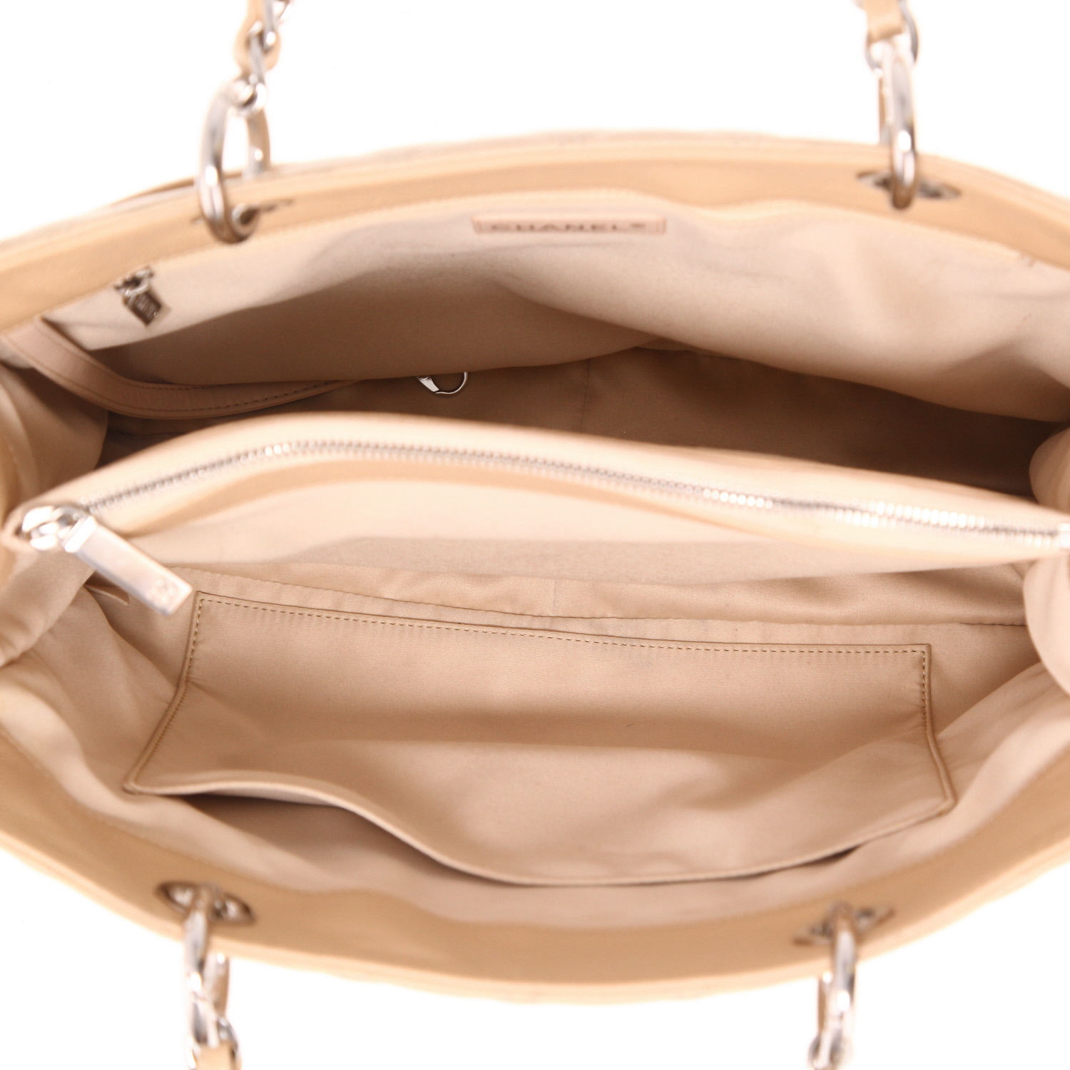 Borsa da spalla o a mano Chanel  Shopping GST in pelle martellata e trapuntata beige - Detail D3