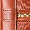 Bolso de mano Louis Vuitton  Alma en cuero Epi marrón - Detail D2 thumbnail