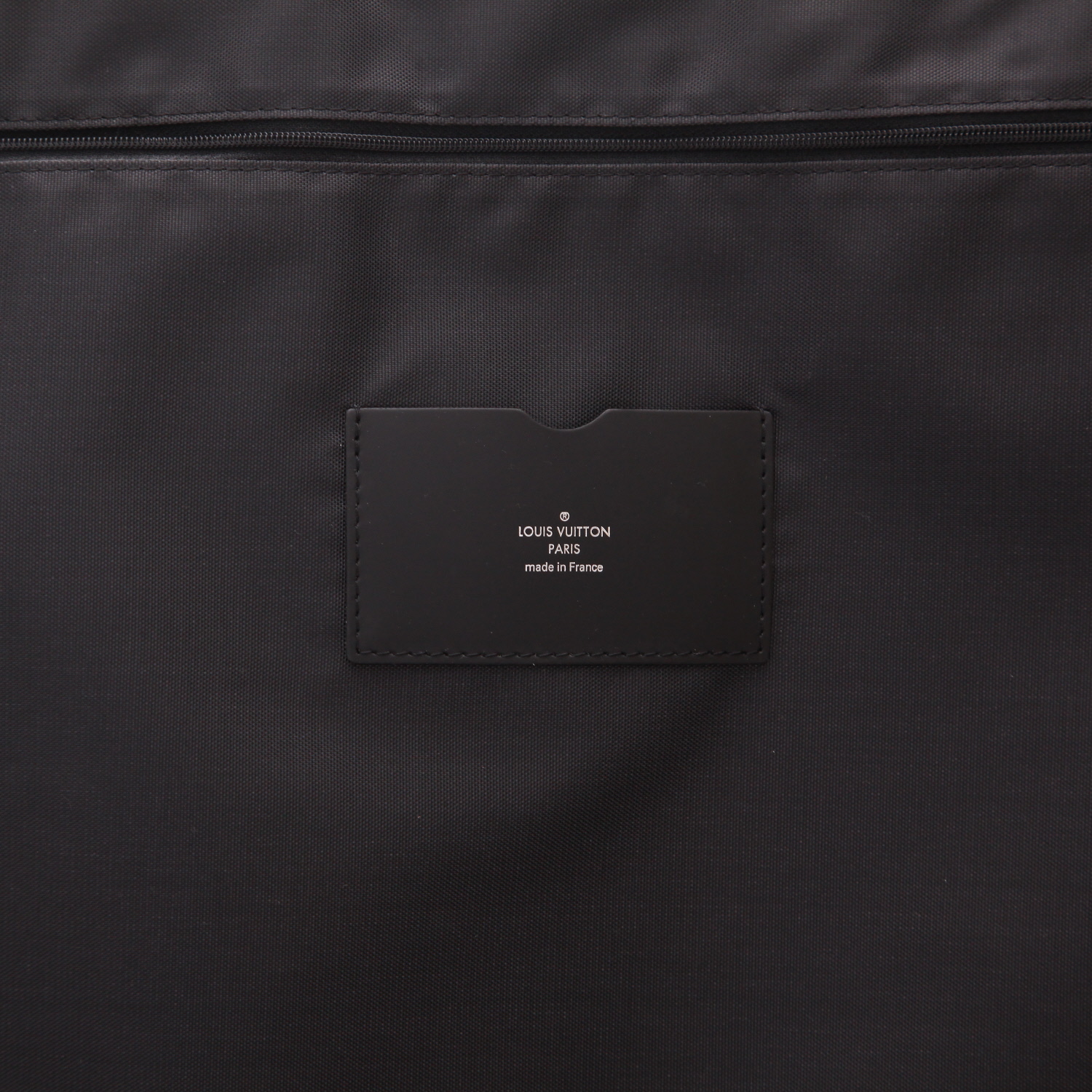 Valise Louis Vuitton  Pegase en cuir taiga noir - Detail D2