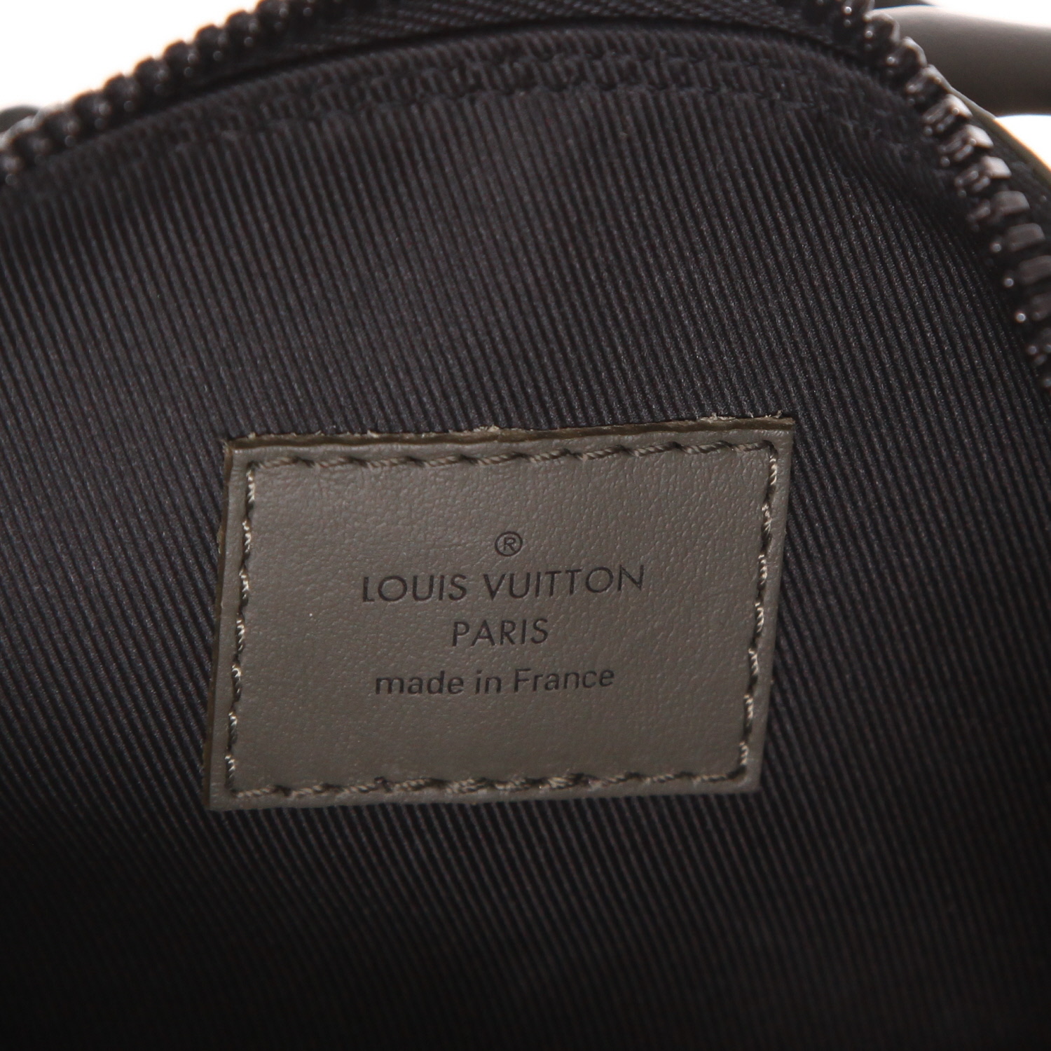 Sac à main Louis Vuitton  Keepall XS en cuir monogram vert-kaki - Detail D2