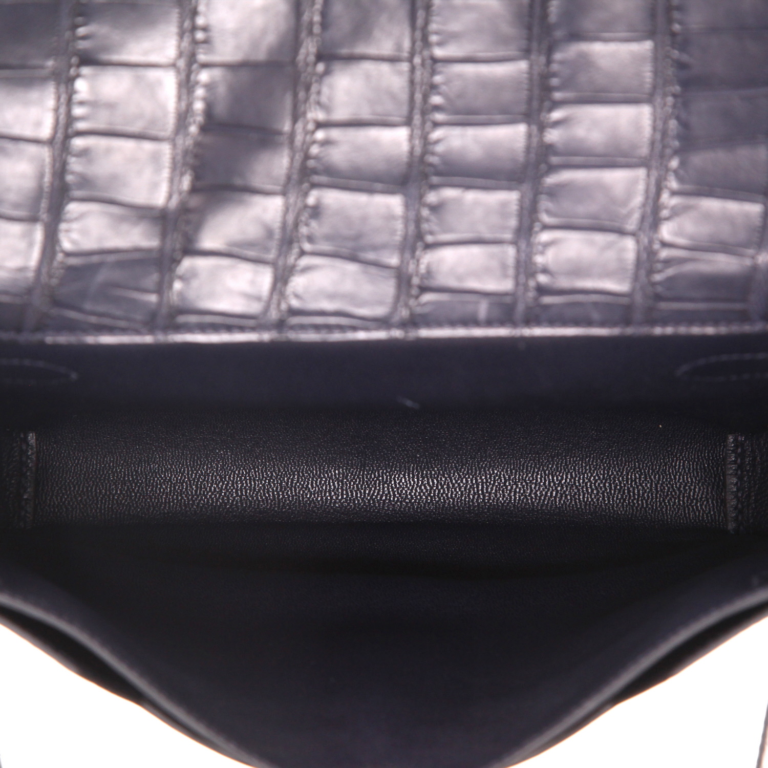 Hermès  Kelly Dépêches pouch  in navy blue alligator - Detail D3