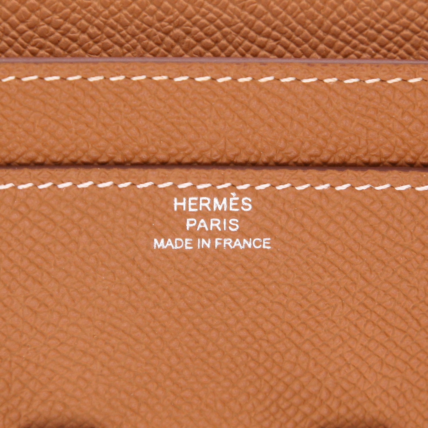 Bolso bandolera Hermès  Constance Long To Go en cuero epsom color oro - Detail D2