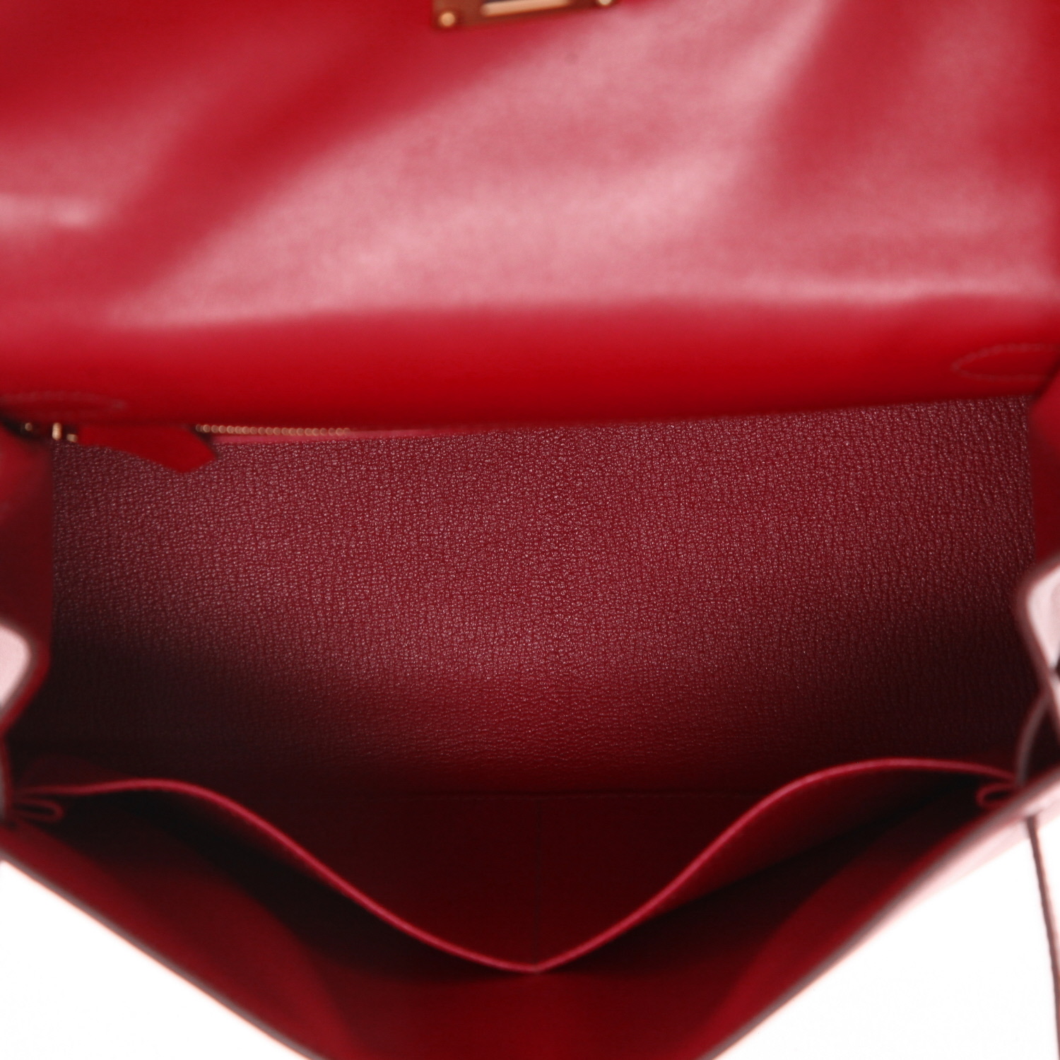 Hermès  Kelly 28 cm handbag  in Rubis Tadelakt leather - Detail D3