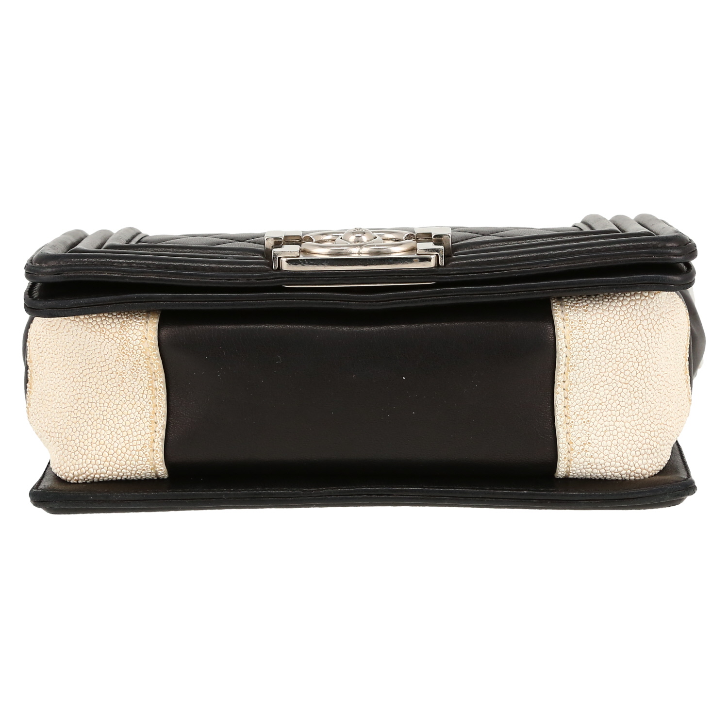 Chanel  Boy small model Paris-Bombay Collection shoulder bag  in black quilted leather  and white shagreen - Detail D1