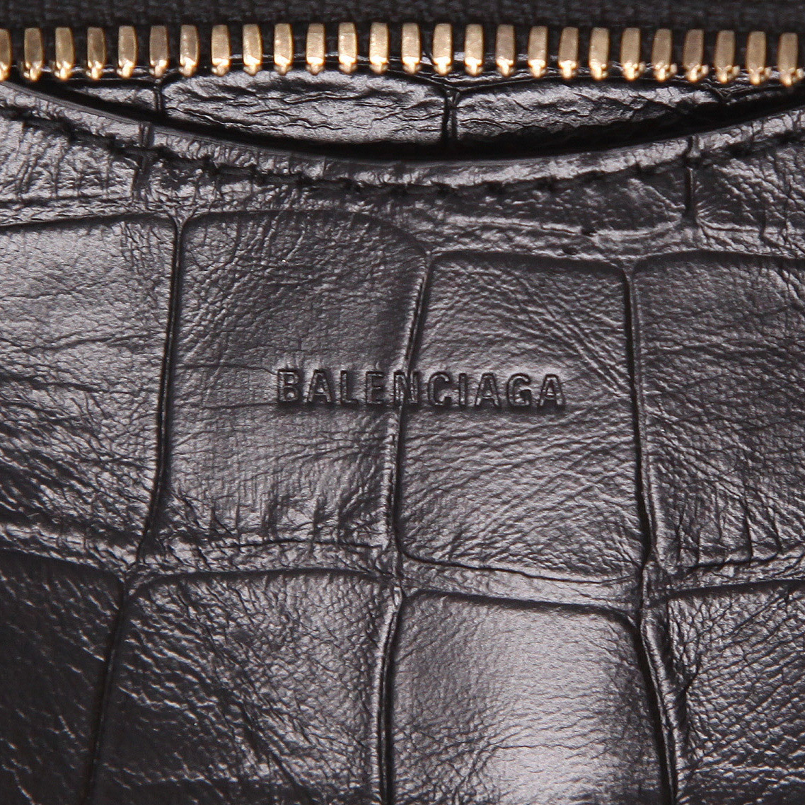 Sac bandoulière Balenciaga  City mini  en cuir noir - Detail D2