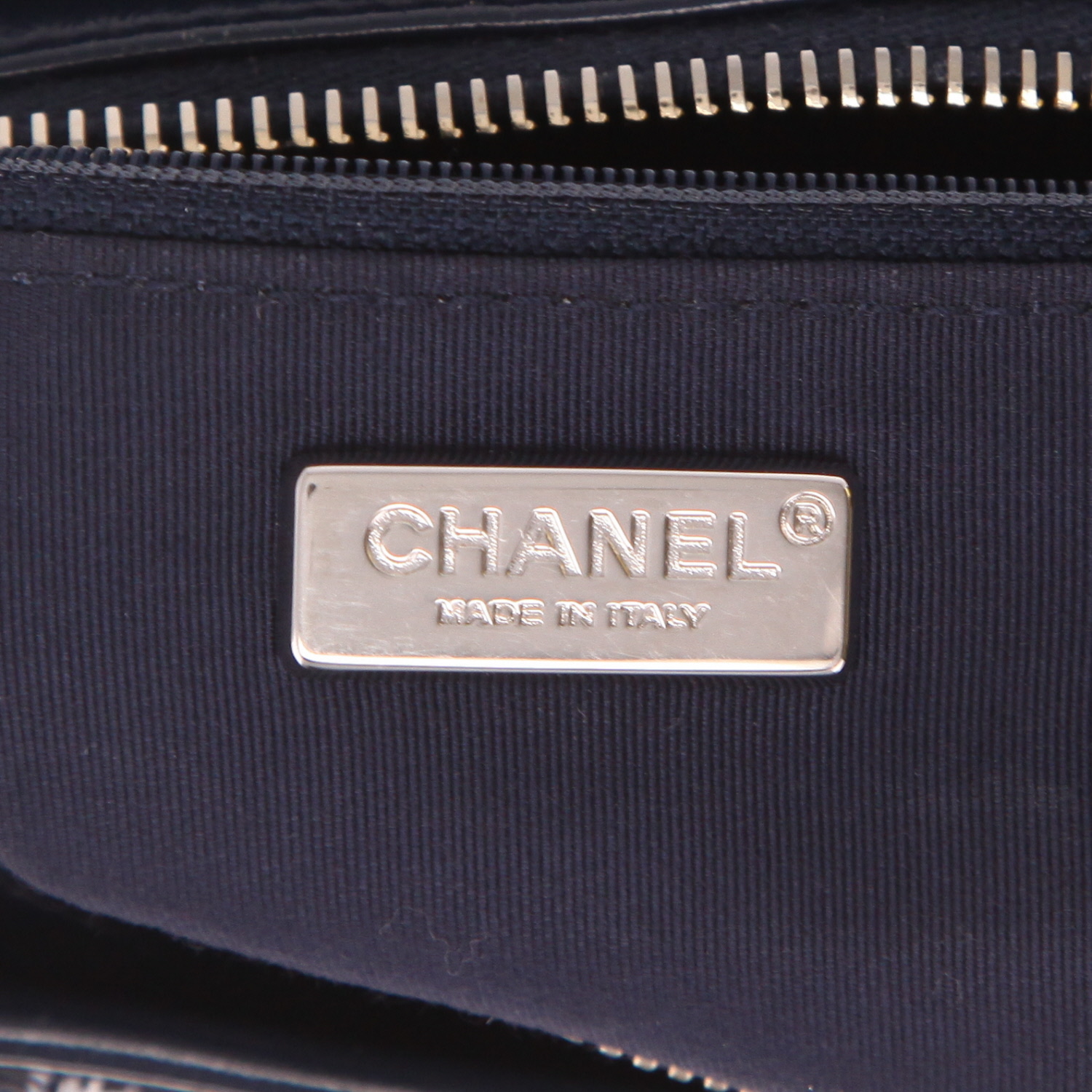 Bolso bandolera Chanel  Gabrielle  modelo pequeño  en cuero acolchado azul marino y lentejuelas - Detail D2