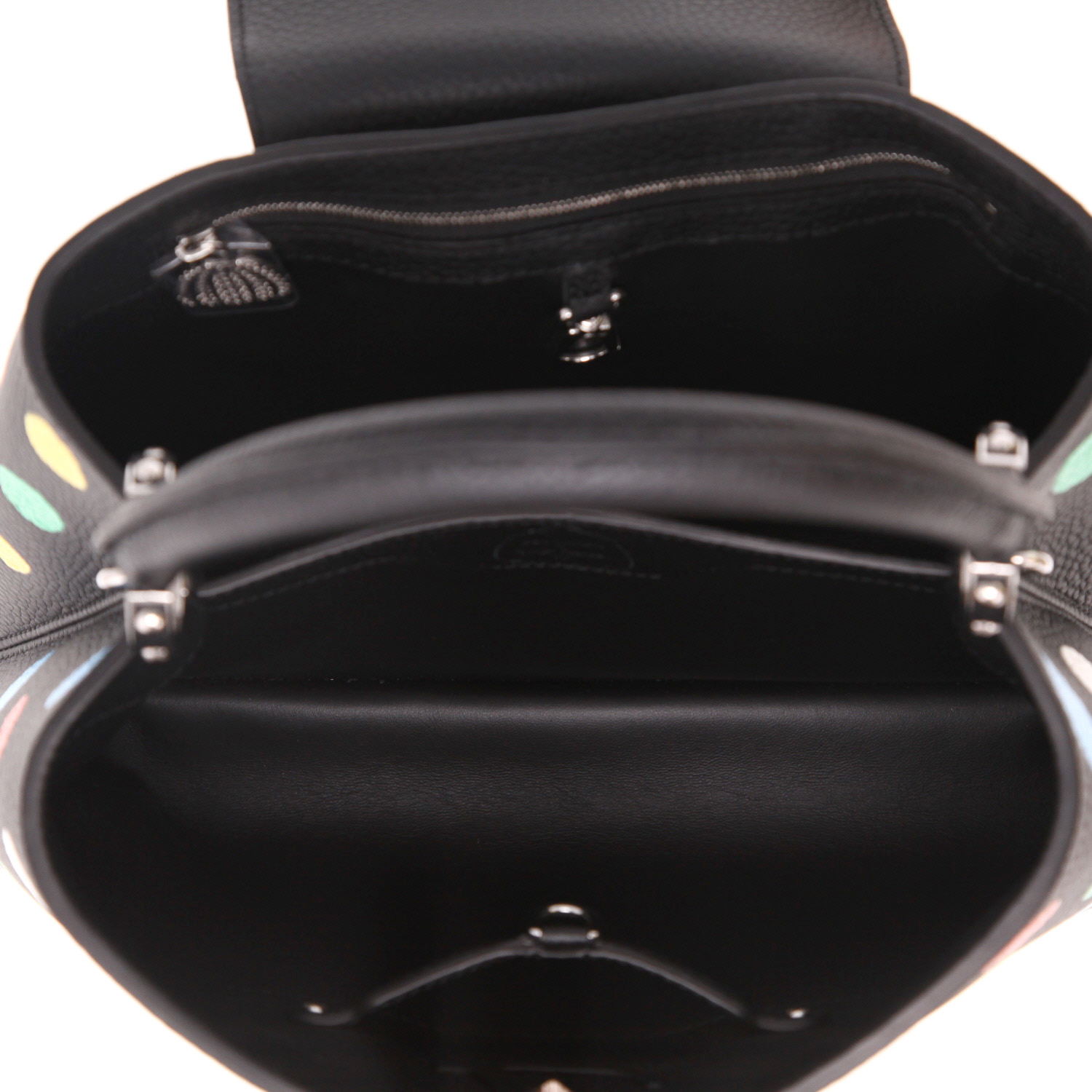 Louis Vuitton X Yayoi Kusama set containing a Capucines bag, "Attrape-rêves" perfume, necklace, scarf and wallet. - Detail D3