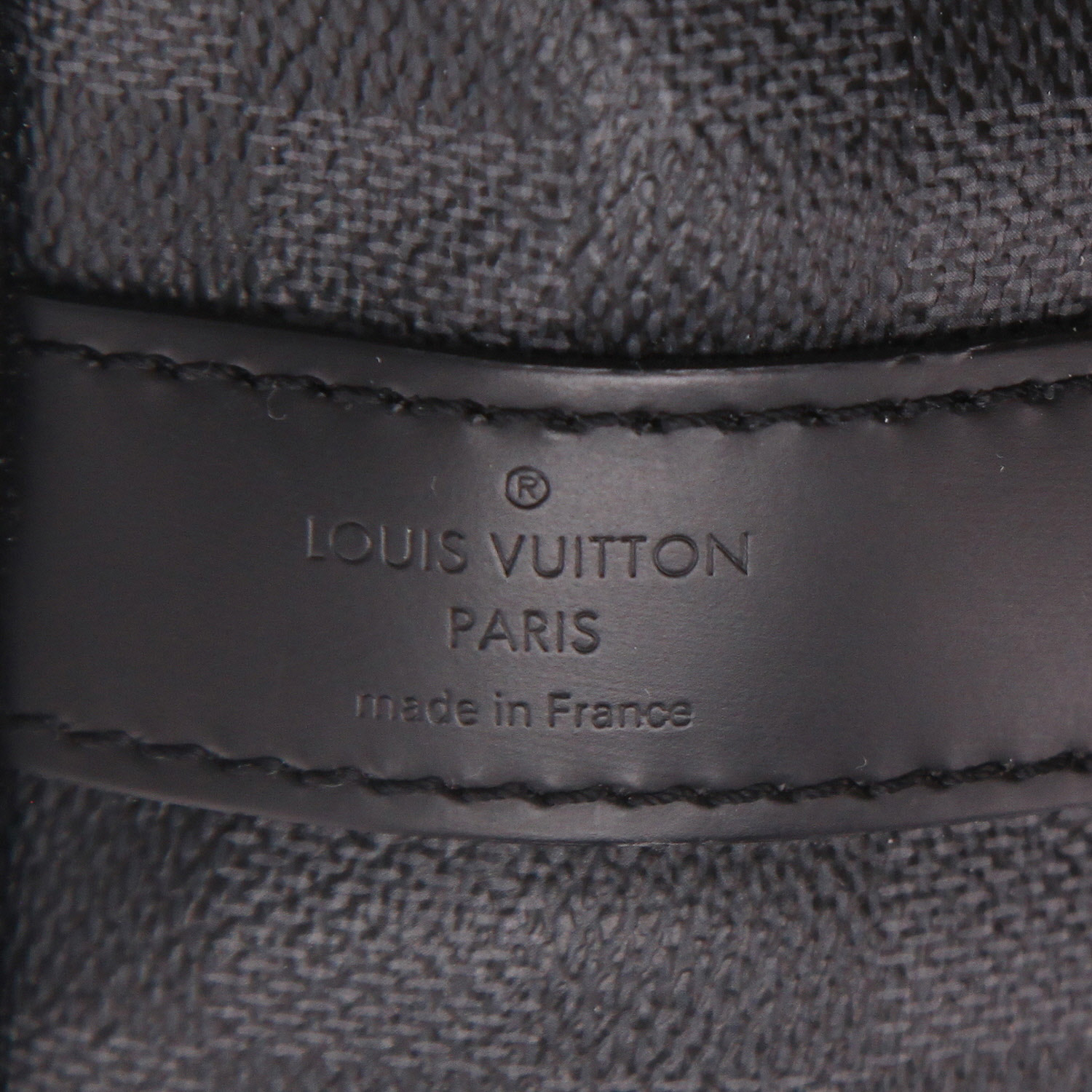 Borsa da viaggio Louis Vuitton  Keepall 55 in tela monogram grigio Graphite e pelle nera - Detail D6
