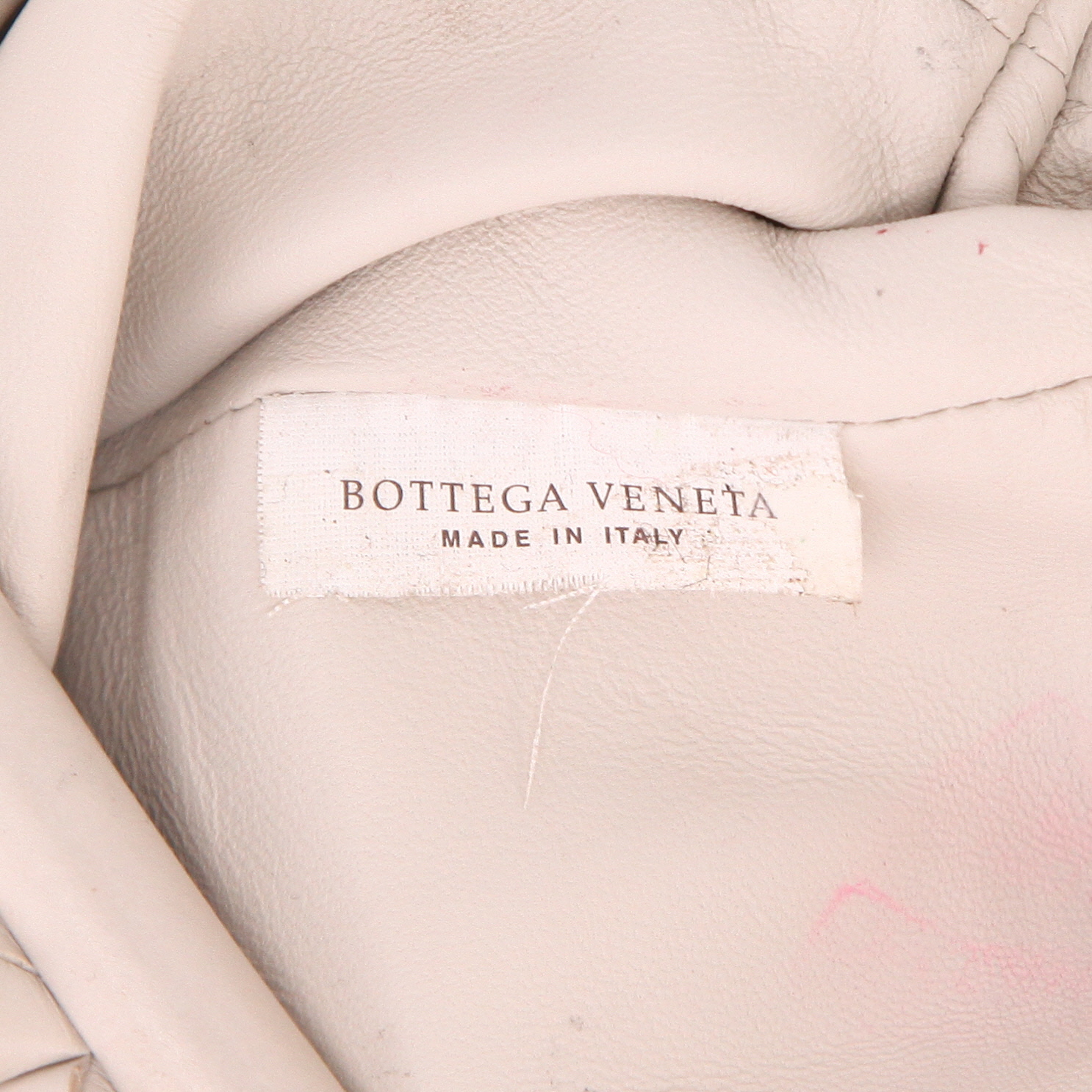 Bolso/bolsito Bottega Veneta  Pouch mini  en cuero intrecciato beige - Detail D2