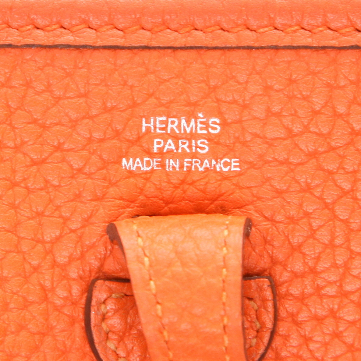 Bolso bandolera Hermès  Mini Evelyne en cuero taurillon clémence naranja Feu - Detail D2
