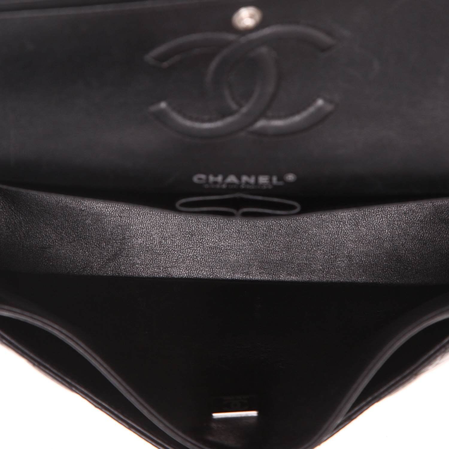 Chanel  Timeless Classic handbag  in black quilted leather - Detail D3
