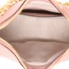 Bolso bandolera Gucci  Mini sac GG en cuero acolchado rosa - Detail D3 thumbnail