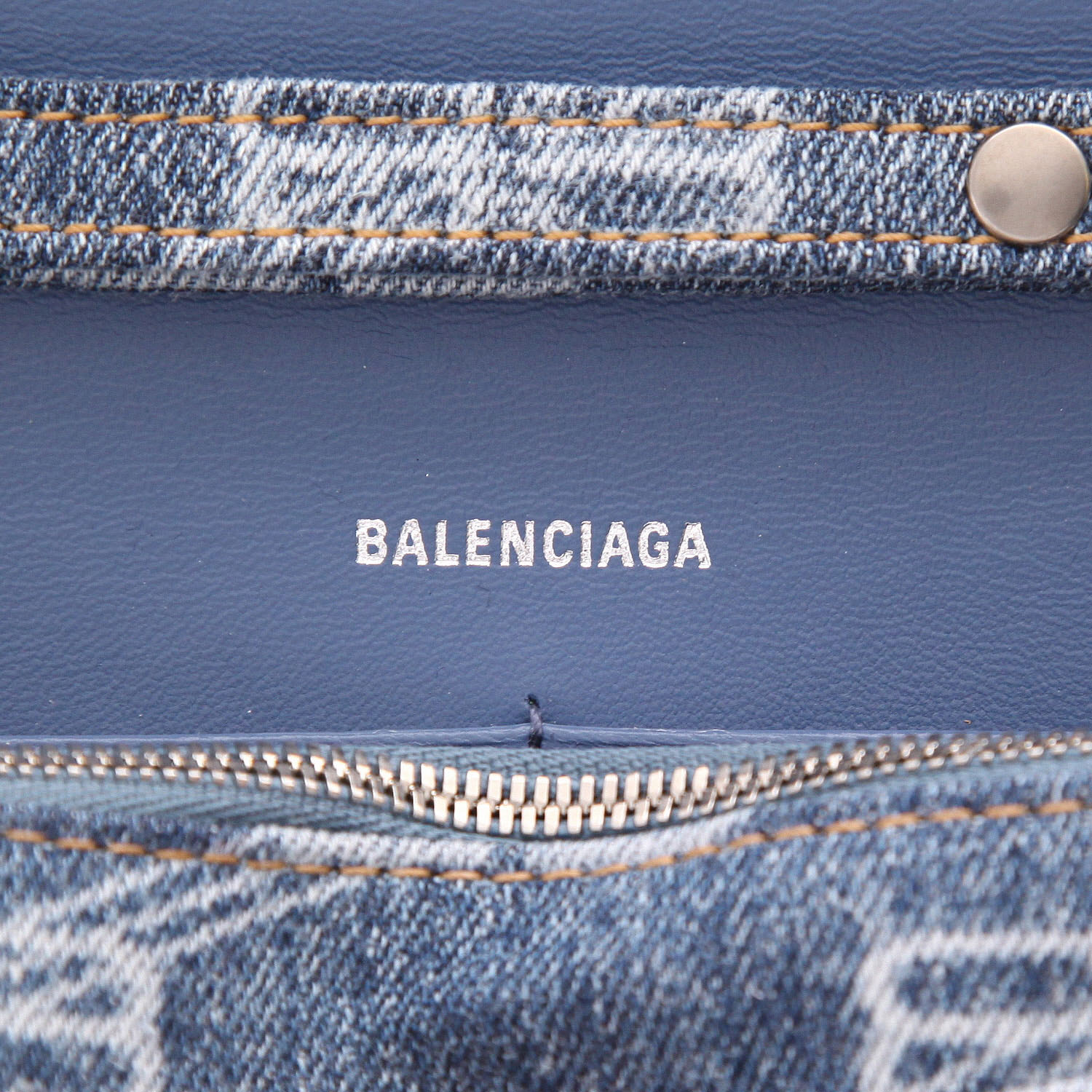 Borsa Balenciaga  Hourglass in tela denim monogram blu - Detail D2