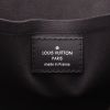 Borsa Louis Vuitton  Madeleine in pelle Epi nera - Detail D2 thumbnail