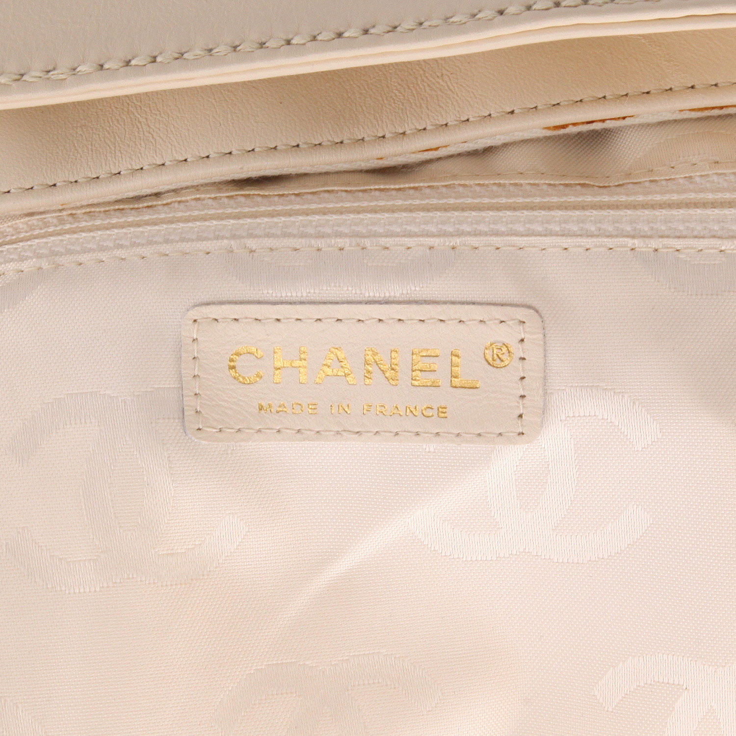 Sac à main Chanel   en cuir matelassé beige - Detail D2