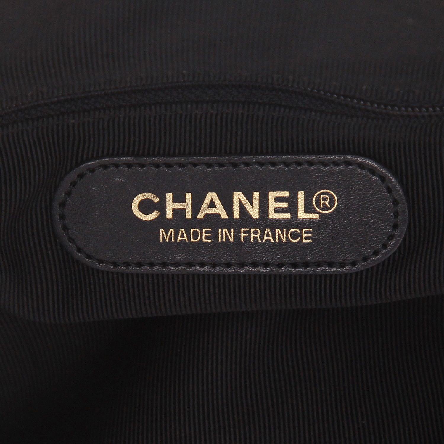 Chanel   handbag  in black patent leather - Detail D2