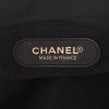 Bolso de mano Chanel   en charol negro - Detail D2 thumbnail