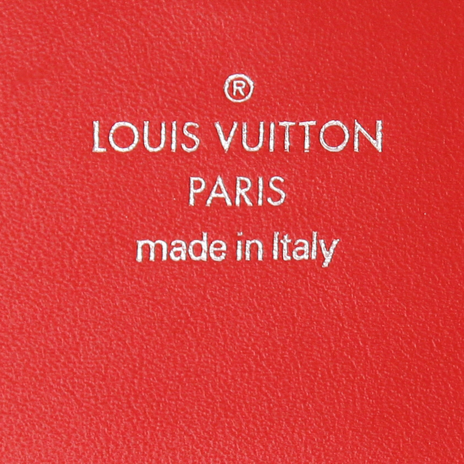 Portefeuille Louis Vuitton  New Wave en cuir matelassé rouge - Detail D2