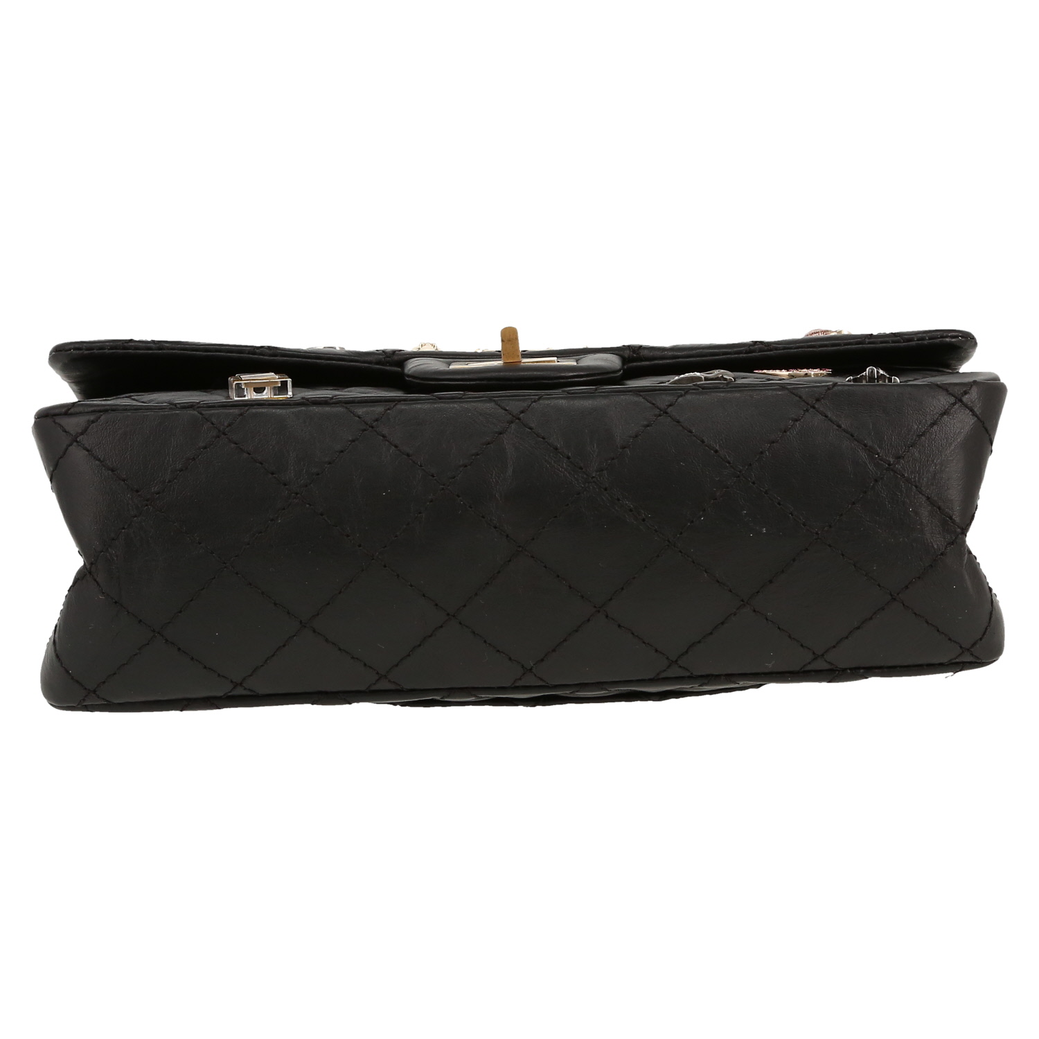 Chanel 2.55 Charms handbag  in black quilted leather - Detail D1