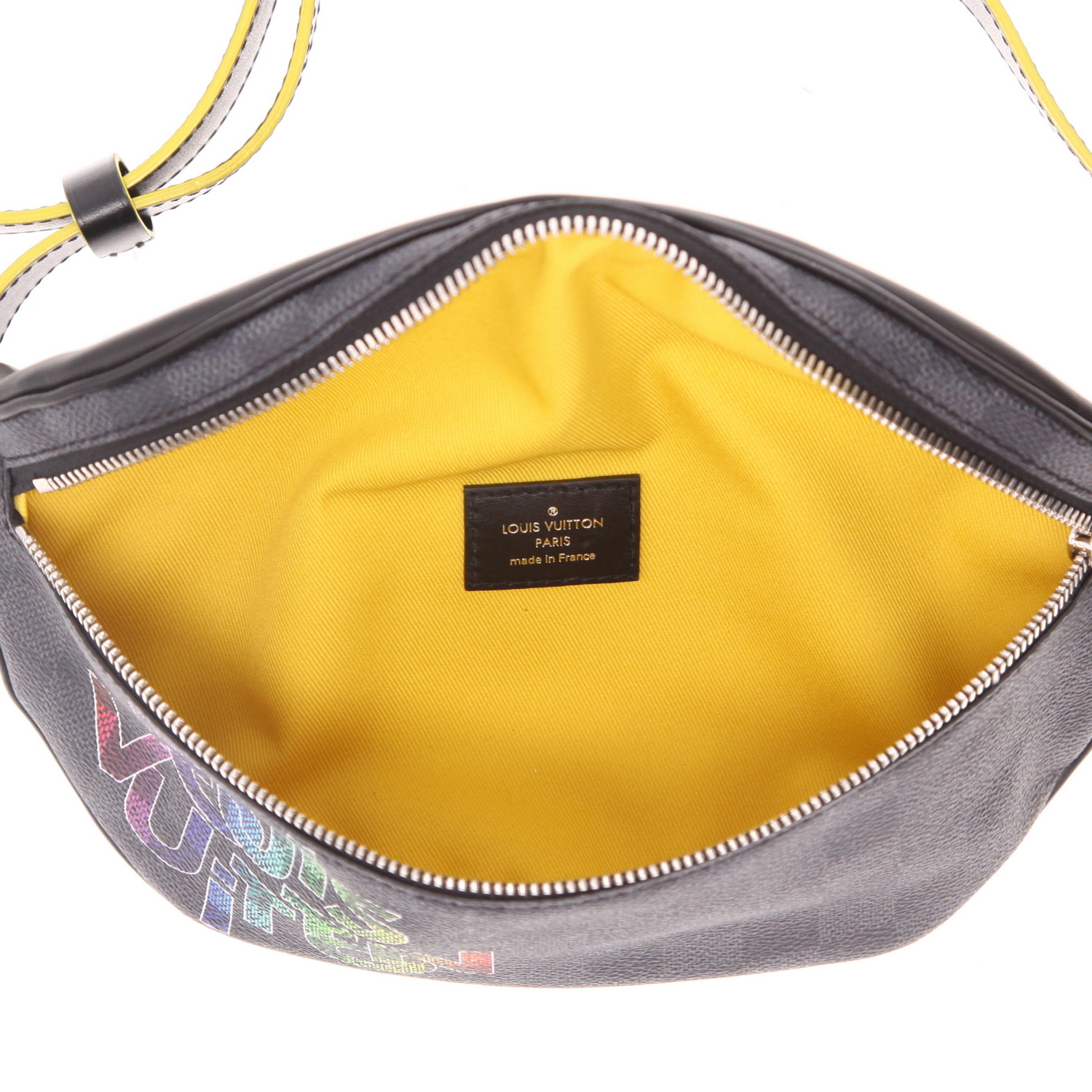 Louis Vuitton  Pochette-ceinture en toile damier graphite noire et cuir noir - Detail D3