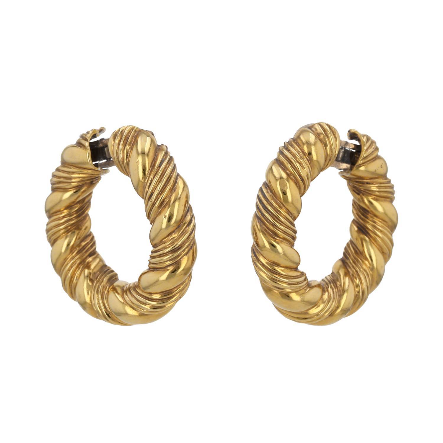 Van Cleef & Arpels hoop earrings in yellow gold