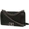 Bolso bandolera Chanel  Boy en cuero acolchado negro y charol negro - 00pp thumbnail