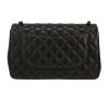 Sac bandoulière Chanel  Timeless Jumbo en cuir matelassé noir - Detail D4 thumbnail