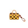 Portachiavi Louis Vuitton  Nano Speedy in tela cerata con motivo a scacchi marrone e giallo e pelle naturale - 360 thumbnail