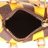Porte-clef Louis Vuitton  Nano Speedy en toile damier enduite marron et jaune et cuir naturel - Detail D3 thumbnail
