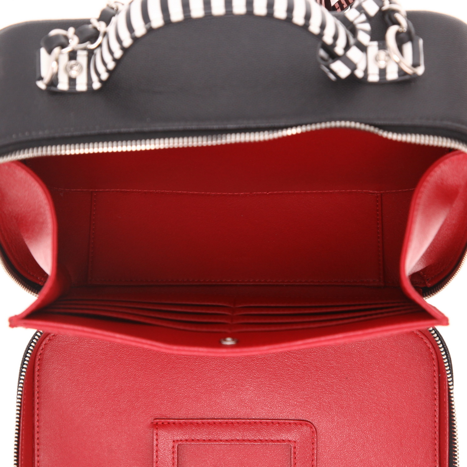 Chanel  Filigree Vanity Case in pelle martellata e trapuntata bicolore nera e bianca - Detail D3