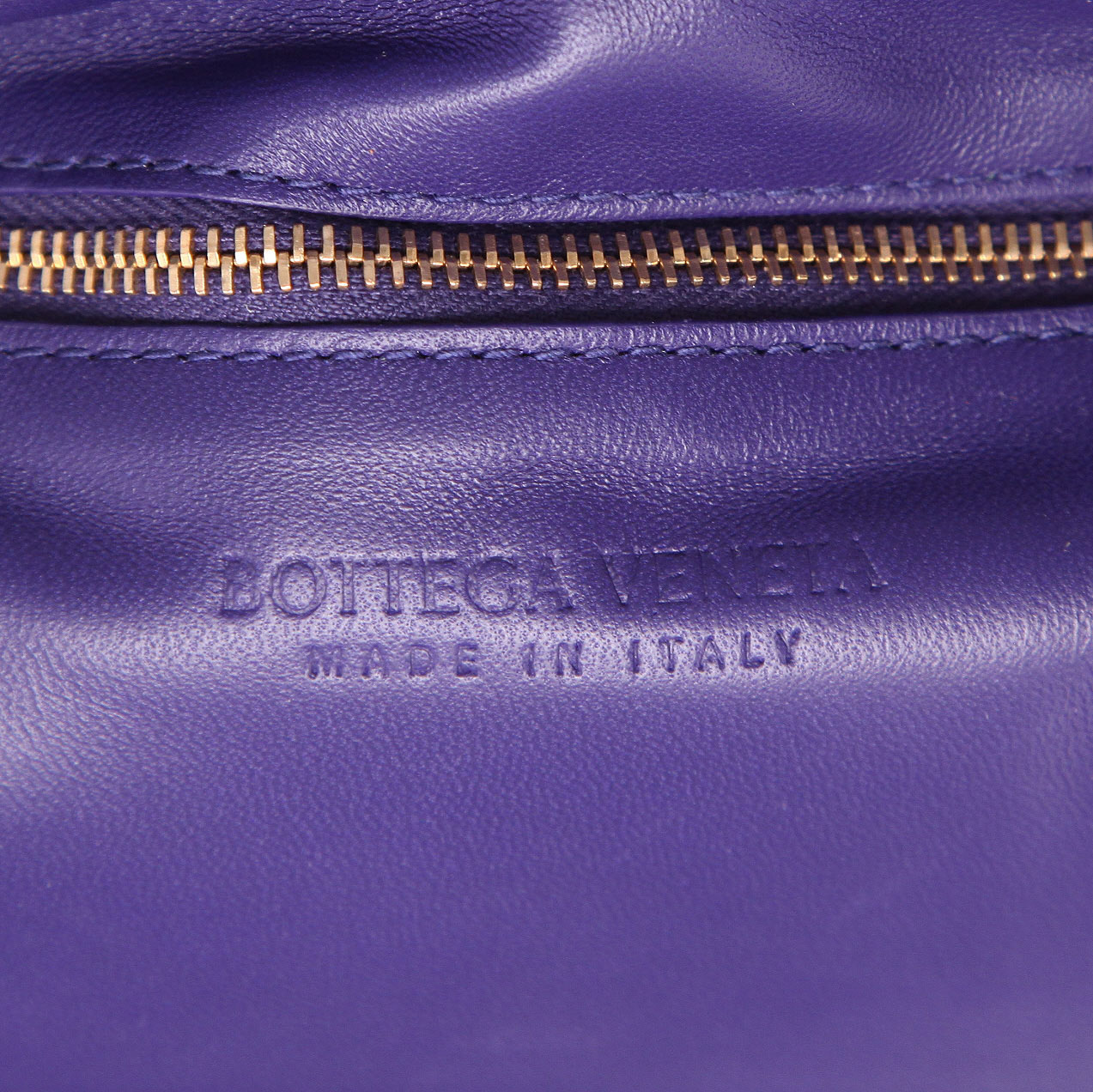 Sac bandoulière Bottega Veneta  Cassette en cuir tressé violet - Detail D2
