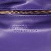 Bottega Veneta  Cassette shoulder bag  in purple braided leather - Detail D2 thumbnail