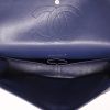 Chanel  Timeless Maxi Jumbo shoulder bag  in navy blue quilted grained leather - Detail D3 thumbnail