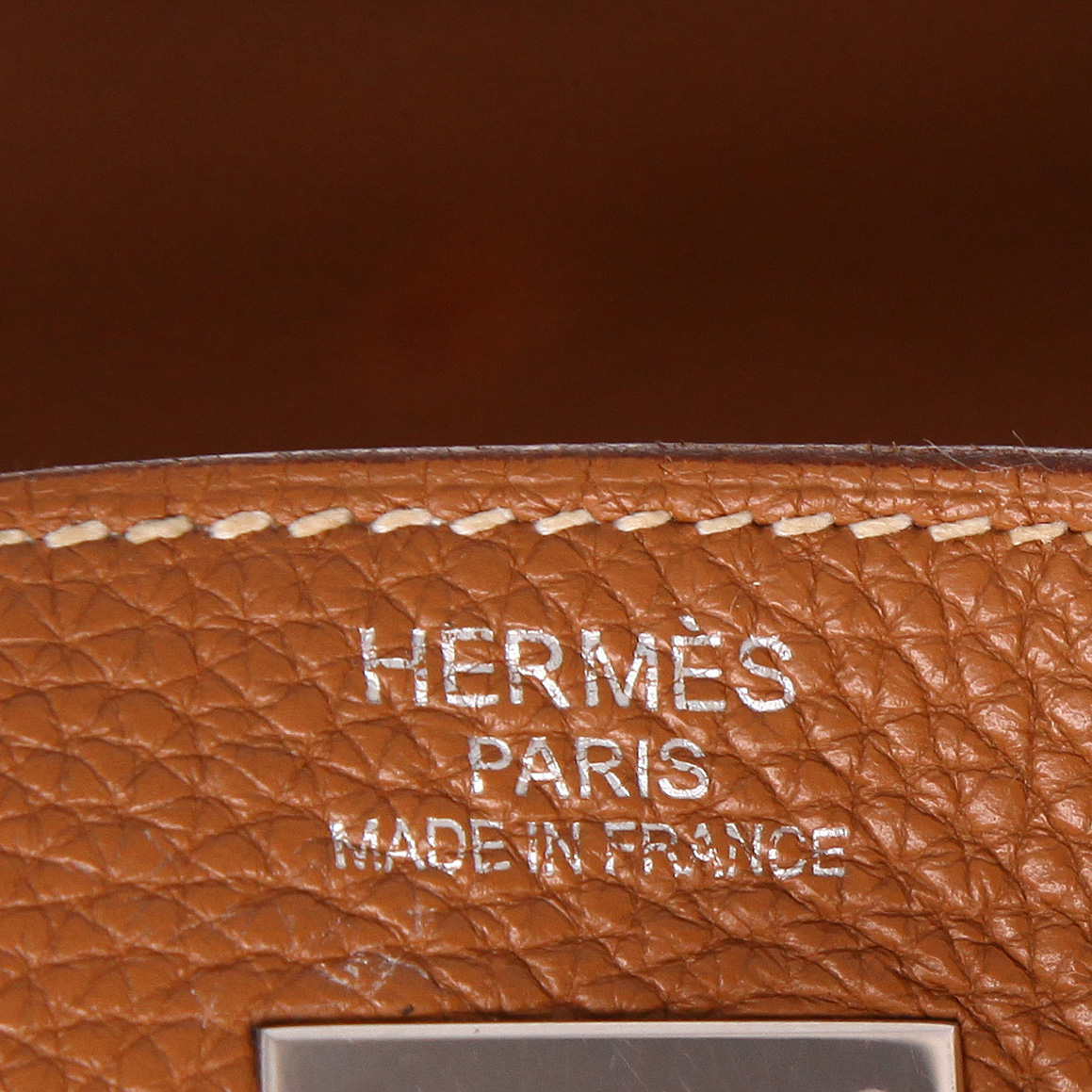 Hermès  Kelly 35 cm handbag  in gold togo leather - Detail D2